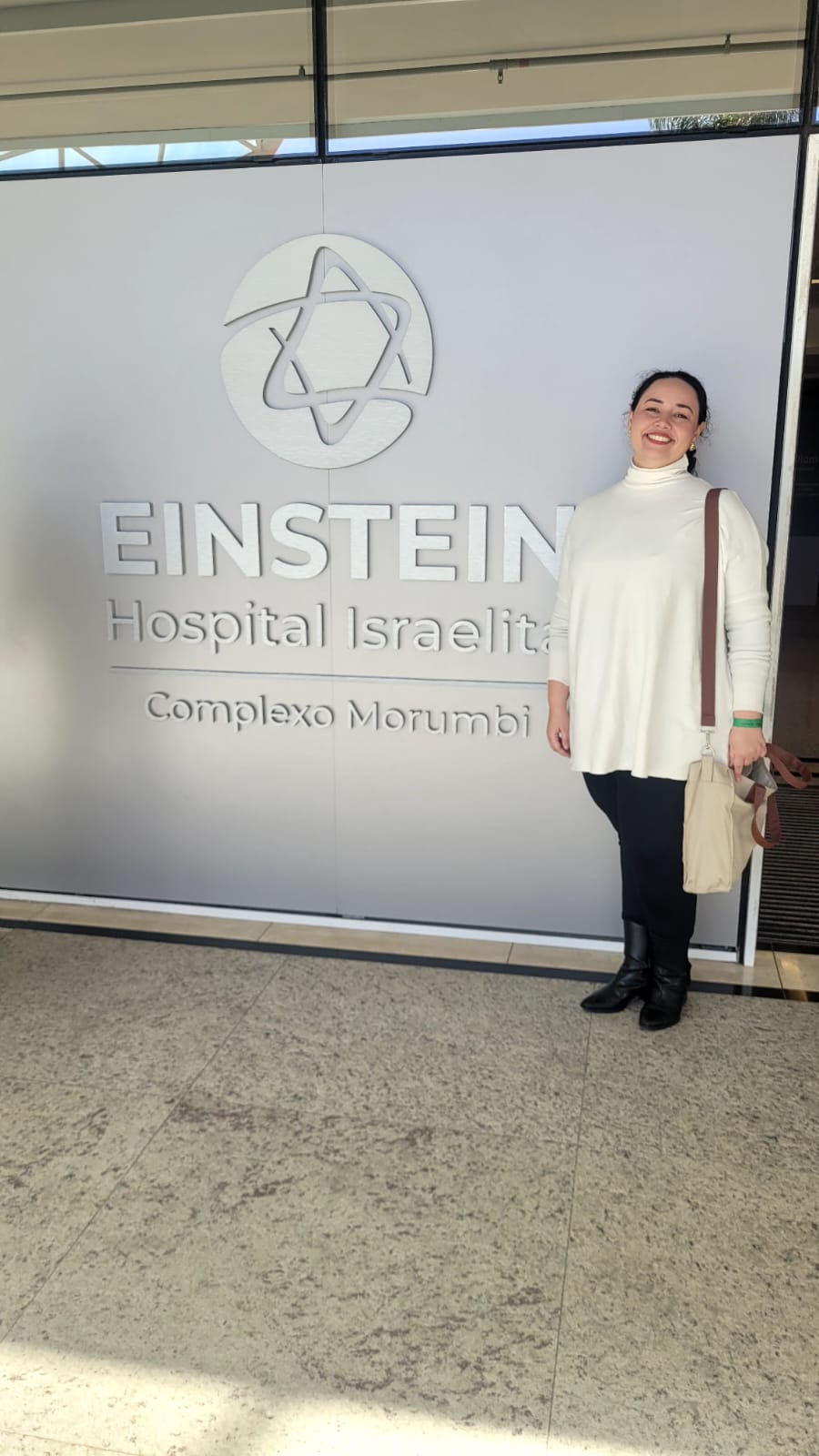 Amanda Canelli em atividade profissional